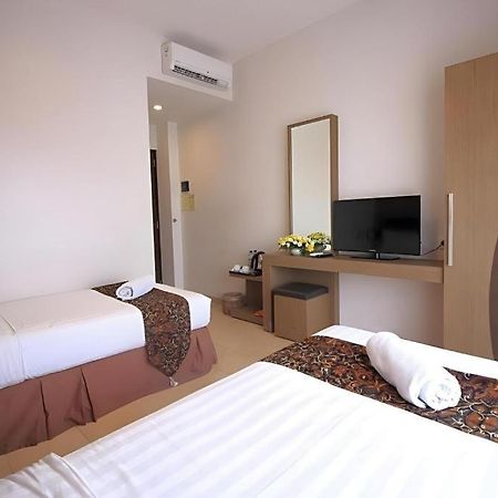 Grand Malioboro Yogyakarta Hotel Kültér fotó