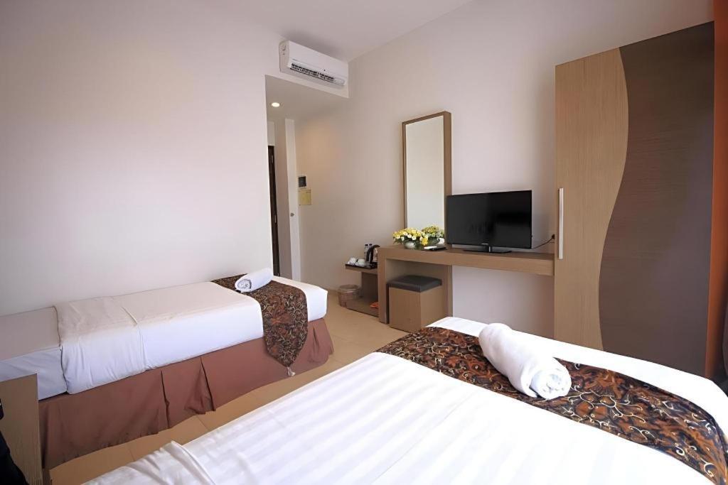 Grand Malioboro Yogyakarta Hotel Kültér fotó