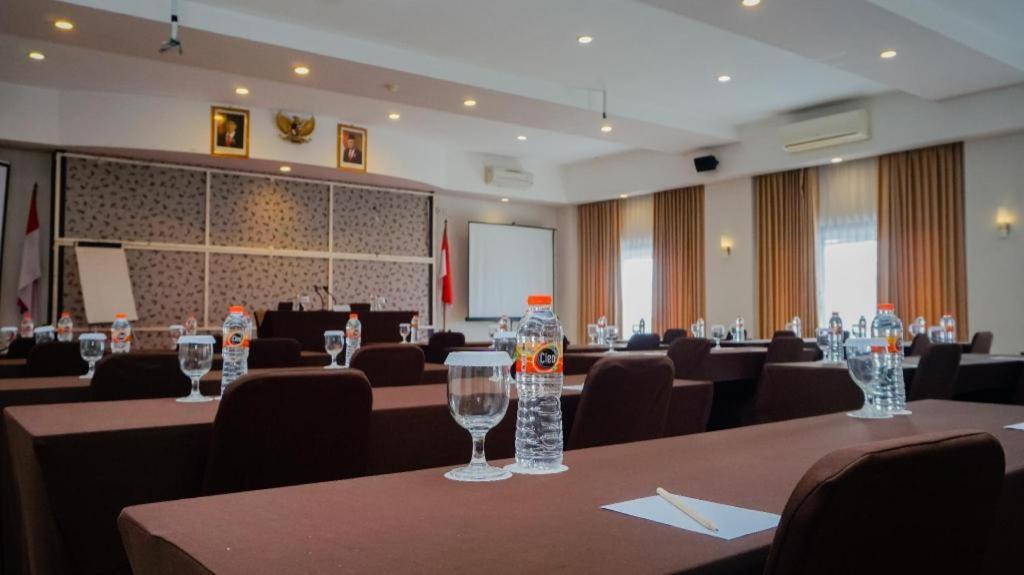 Grand Malioboro Yogyakarta Hotel Kültér fotó