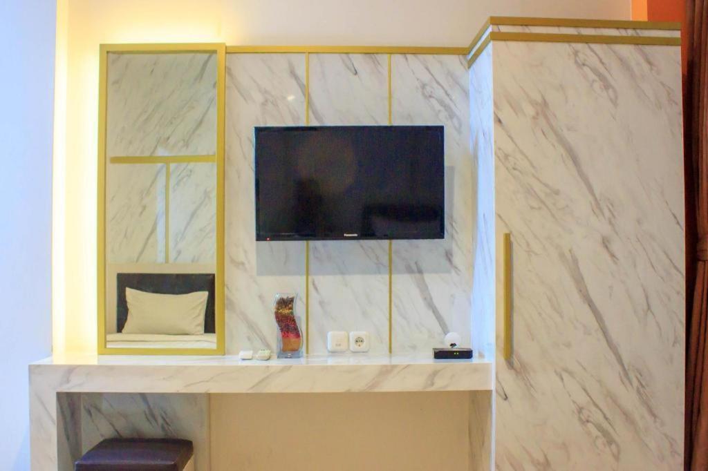 Grand Malioboro Yogyakarta Hotel Kültér fotó