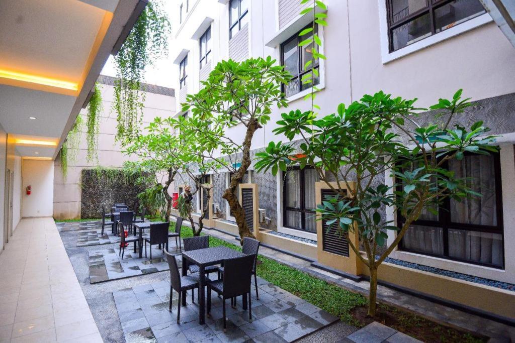 Grand Malioboro Yogyakarta Hotel Kültér fotó