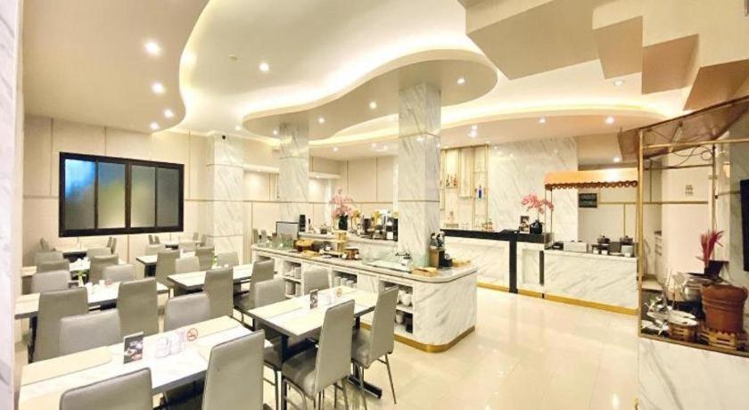 Grand Malioboro Yogyakarta Hotel Kültér fotó