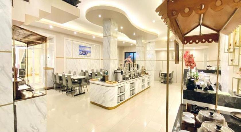 Grand Malioboro Yogyakarta Hotel Kültér fotó
