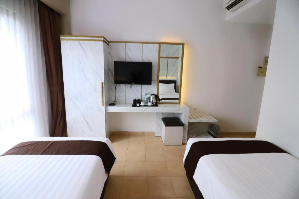 Grand Malioboro Yogyakarta Hotel Kültér fotó
