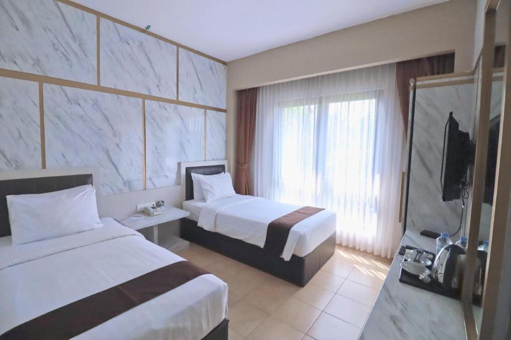 Grand Malioboro Yogyakarta Hotel Kültér fotó