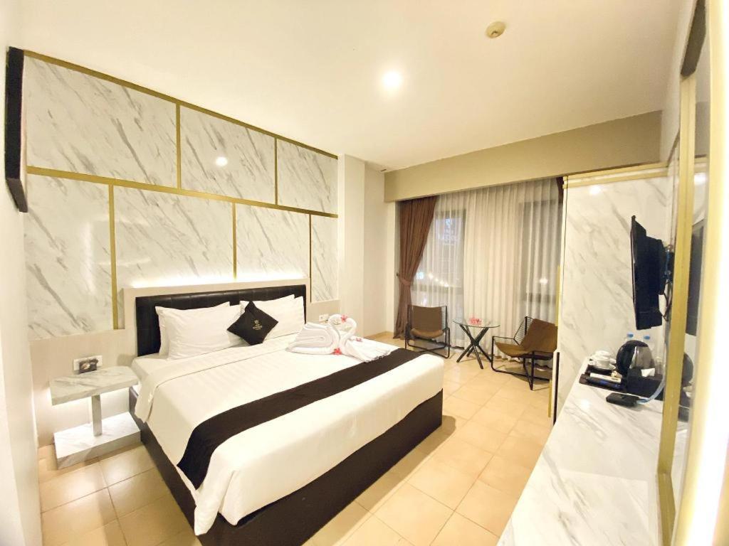 Grand Malioboro Yogyakarta Hotel Kültér fotó