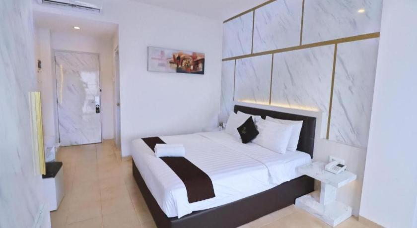 Grand Malioboro Yogyakarta Hotel Kültér fotó