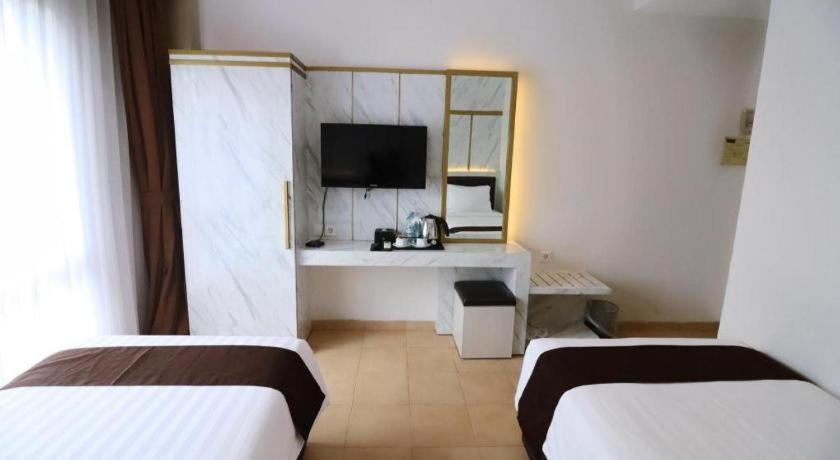 Grand Malioboro Yogyakarta Hotel Kültér fotó