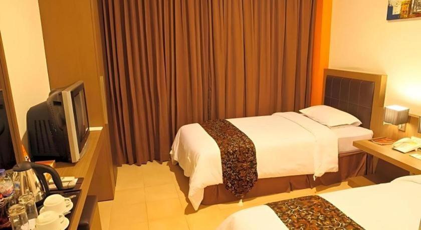 Grand Malioboro Yogyakarta Hotel Kültér fotó