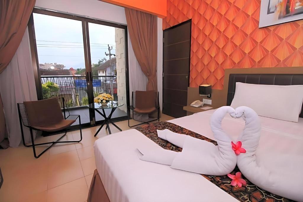Grand Malioboro Yogyakarta Hotel Kültér fotó