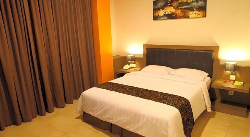 Grand Malioboro Yogyakarta Hotel Kültér fotó