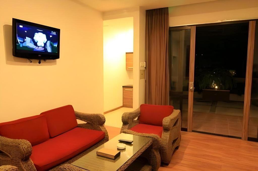 Grand Malioboro Yogyakarta Hotel Kültér fotó